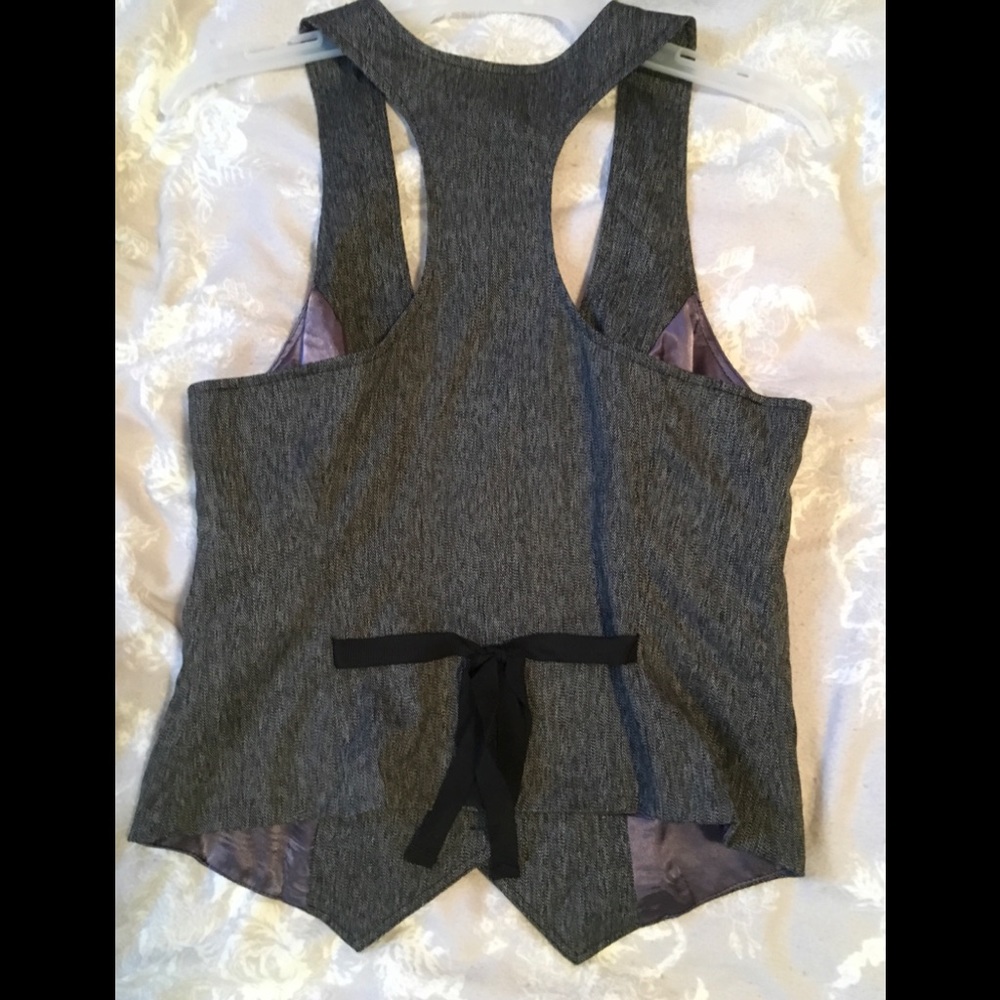Vest - Picture 2 of 2